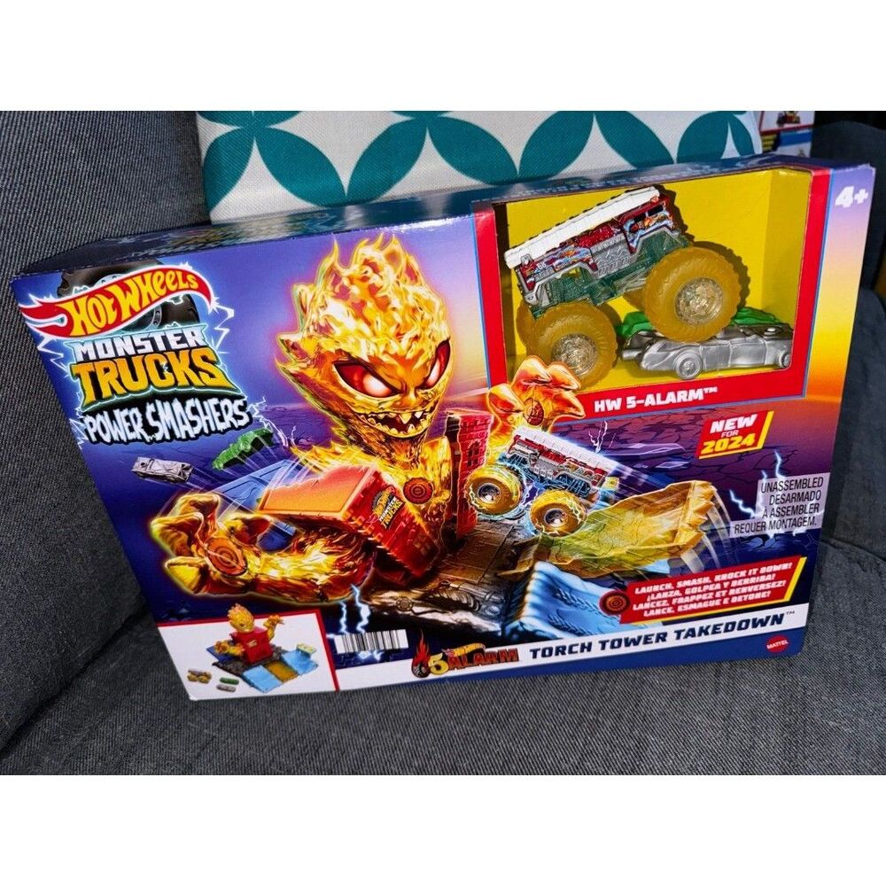 Hot Wheels Monster Trucks Power Smashers 5Alarm Torch Tower Takedown Playset B26